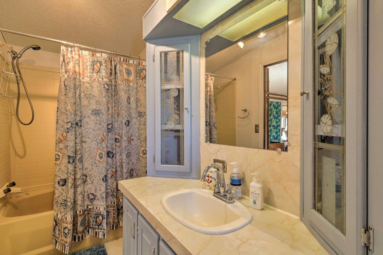 Quaint Chincoteague Island Hideaway With 2 Porches!ヴィラ エクステリア 写真