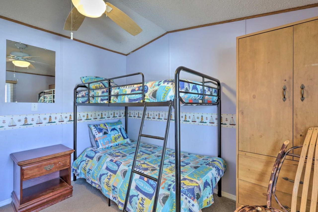 Quaint Chincoteague Island Hideaway With 2 Porches!ヴィラ エクステリア 写真