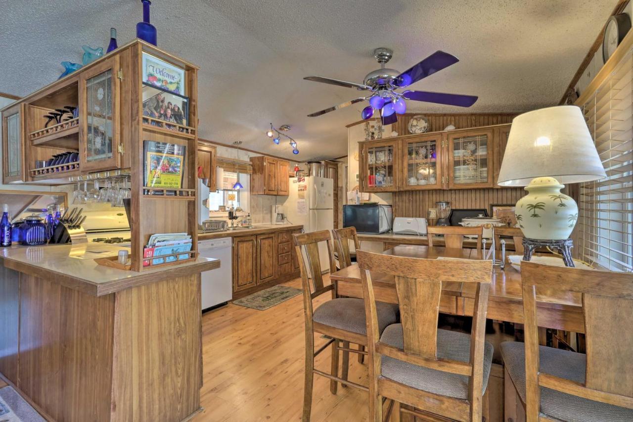 Quaint Chincoteague Island Hideaway With 2 Porches!ヴィラ エクステリア 写真